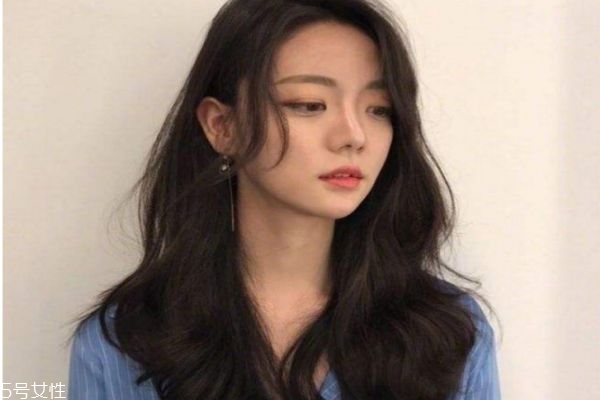 发尾烫几个卷不显老图片,发尾烫几个卷不显老最流行的颜色