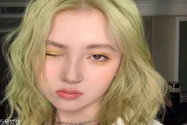 用什么颜色能调出牛油果绿,牛油果绿用什么颜色调