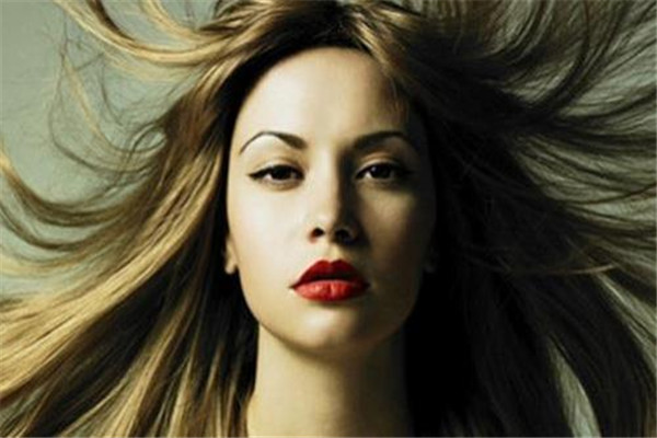 染头发对身体的危害有哪些,经常染头发对身体有哪些危害性 染头发对身体的危害有哪些,经常染头发对身体有哪些危害性