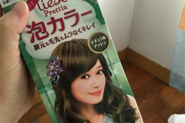 泡泡染发剂染完多久能洗头,泡泡染多久之后可以洗头发 泡泡染发剂染完多久能洗头,泡泡染多久之后可以洗头发