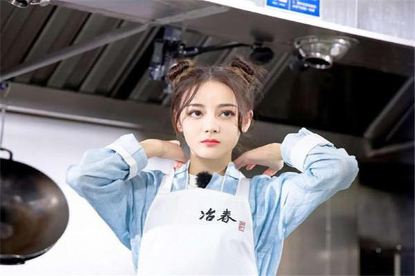 怎样扎哪吒头简单好看,怎么扎哪吒头最好看