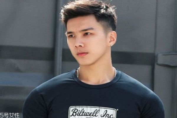 男生瓜子脸适合剪什么发型,瓜子脸适合烫什么发型男