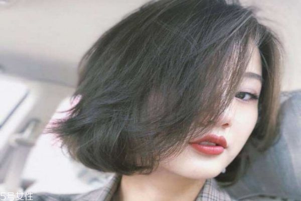 闷青色适合什么肤色的人,闷青色适合什么肤色