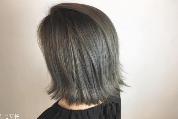 青灰色是什么颜色头发图片,青灰色的头发