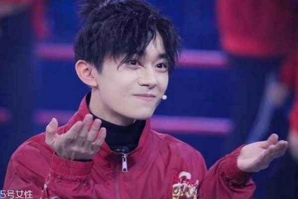 头发硬适合烫锡纸烫吗,头发软烫锡纸烫好看吗 头发硬适合烫锡纸烫吗,头发软烫锡纸烫好看吗