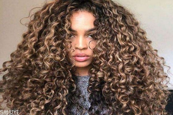 螺丝烫如何打理才好看,螺丝烫如何打理