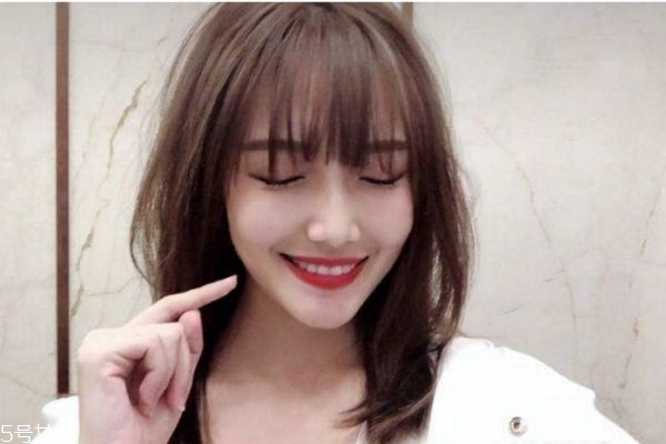 脸大适合短发吗女,大脸适合什么样的短发