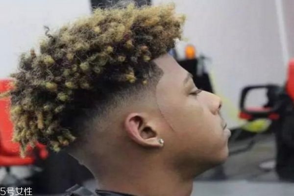 黑人烫怎么烫出来的,黑人烫怎么弄