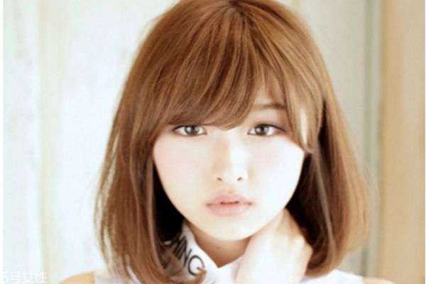 波波头染什么颜色好看,波波头不染色好看吗