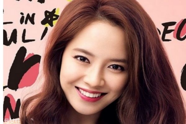 浅豆绿色适合黄皮肤吗,黄皮肤适合棕色吗