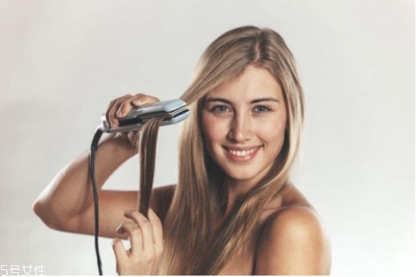 拉直头发对身体有什么危害,拉直头发对头发伤害大吗