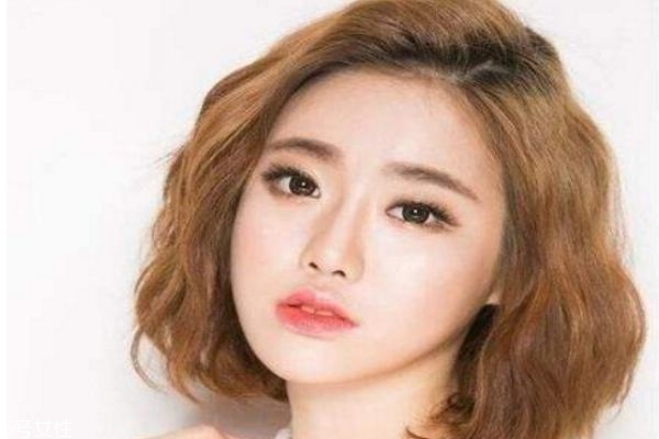 2019流行的发型女2019年女短发圆脸流行,2019流行的发型女短发 2019流行的发型女2019年女短发圆脸流行,2019流行的发型女短发