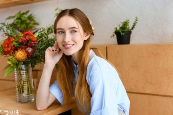 为什么掉头发很厉害是什么原因,怎么掉头发掉的很厉害