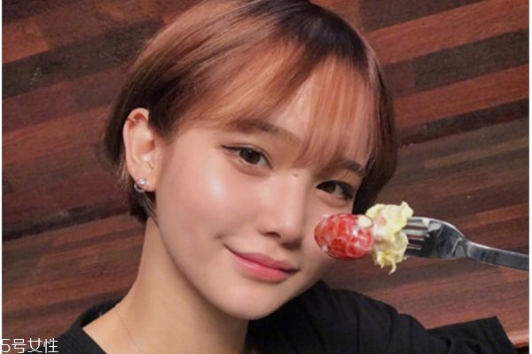 短头发流行什么颜色发型图片女,短头发的颜色今年流行的 短头发流行什么颜色发型图片女,短头发的颜色今年流行的