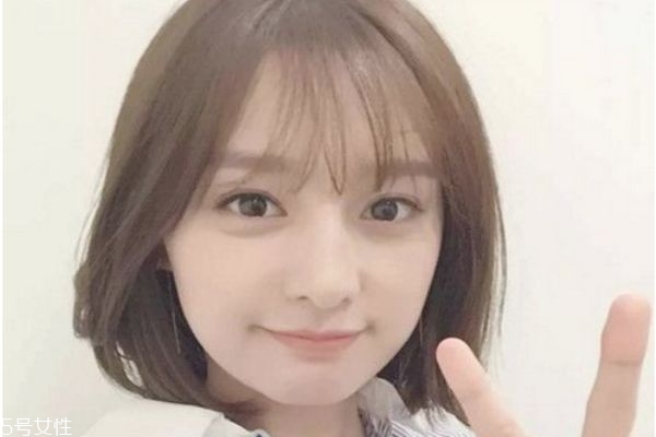 什么头发颜色显白减龄,头发什么颜色显白