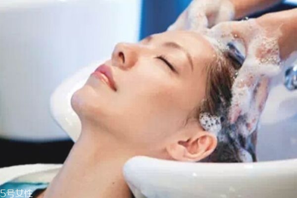 油性发质如何改善,油性体质怎么改善