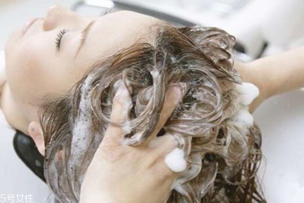 帽子可以用吹风机吹干吗,吹风机在密闭空间使用 帽子可以用吹风机吹干吗,吹风机在密闭空间使用