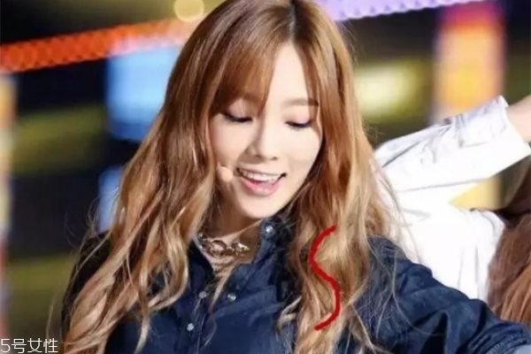 自己卷发如何持久,怎么让卷发更持久