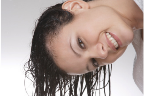 怎么在家自己拉直头发,怎么在家自己拉直头发不用药水