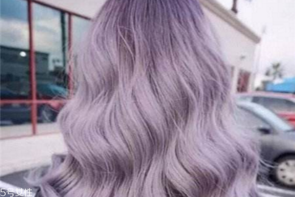 染发和烫发可以同时进行吗?,染头发和烫头发可以同时进行么