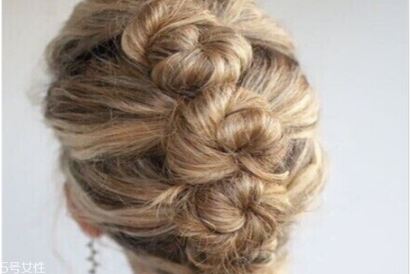 如何自己盘头发,如何自己盘发简单的