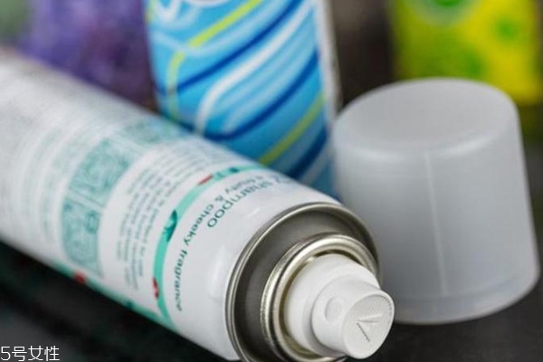 如何快速去头发上的油,怎样改善油性头发