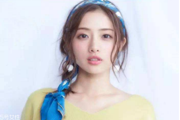 丝巾扎头发怎么才好看,丝巾扎头发怎么才好看儿童 丝巾扎头发怎么才好看,丝巾扎头发怎么才好看儿童