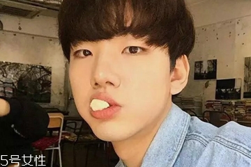 单眼皮男生适合什么发型,单眼皮男生适合什么发型好看