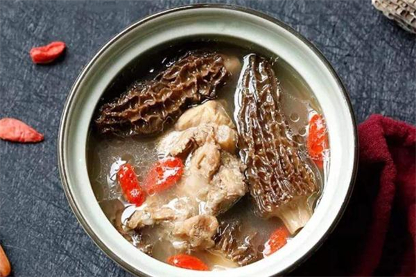 羊肚菌汤怎么做(羊肚菌汤怎么做好喝)