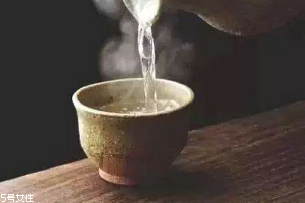 喝热水对体温的影响大吗(喝热水对体温有影响吗?)