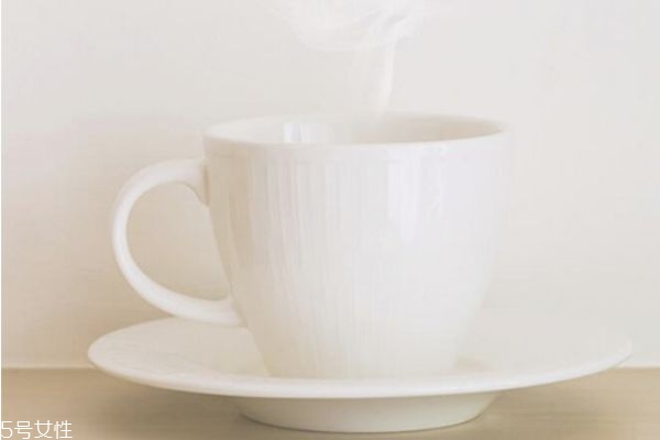 夏天喝热水的好处(夏天喝热水的好处)