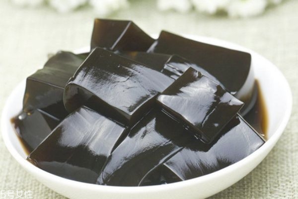 龟苓膏小孩能吃吗(即食龟苓膏小孩能吃吗)