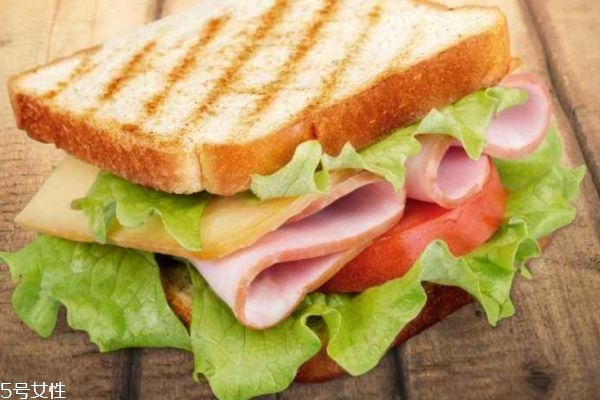 正宗三明治的做法(正宗三明治的做法大全)