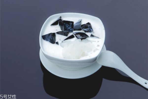 龟苓膏怎么吃可以祛痘(吃龟苓膏能祛痘吗)