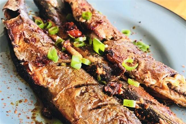 新鲜秋刀鱼如何处理(怎么处理秋刀鱼) 新鲜秋刀鱼如何处理(怎么处理秋刀鱼)