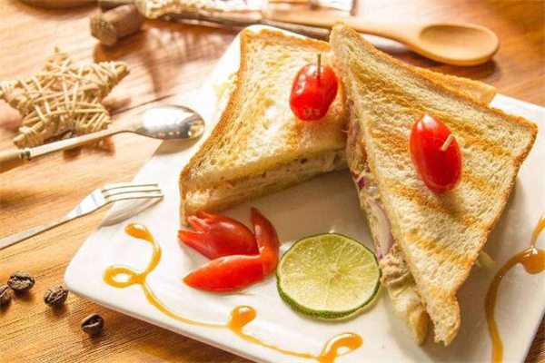 怎么自制三明治(怎么自制三明治)