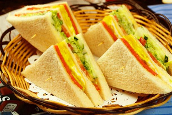 鸡蛋三明治好吃吗(鸡蛋三明治好吃吗)