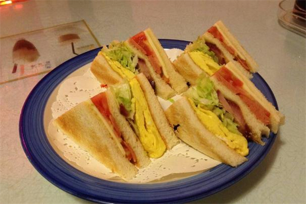 三明治怎么做好吃(三明治怎么做好吃简单)