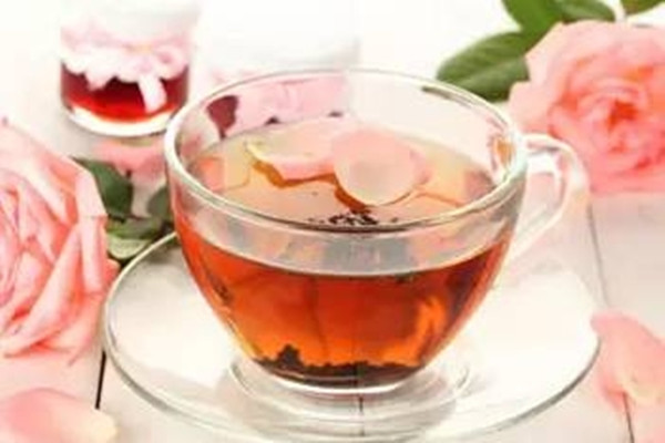 喝玫瑰蜂蜜茶的注意事项(玫瑰蜂蜜茶禁忌)