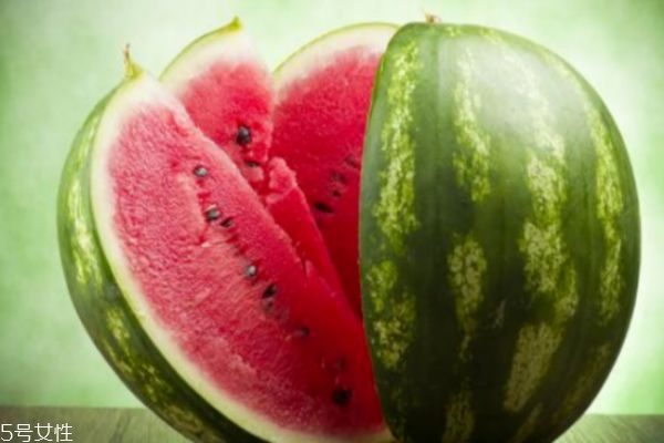 西瓜出现空心的原因(西瓜空心是什么原因造成的)
