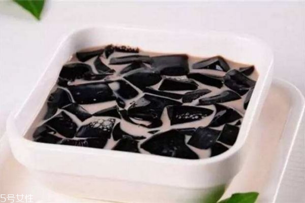 龟苓膏什么时候吃最好(龟苓膏什么时候吃最好的选择)