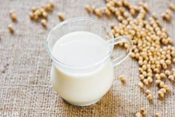 女性常喝牛奶的好处(女性常喝牛奶的好处) 女性常喝牛奶的好处(女性常喝牛奶的好处)