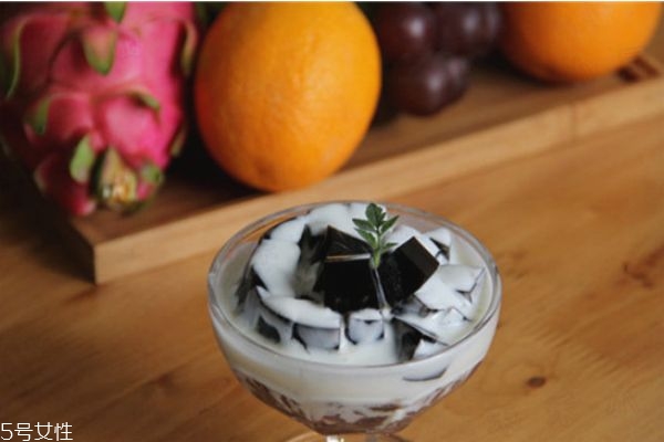 龟苓膏的功效(龟苓膏的功效和作用)