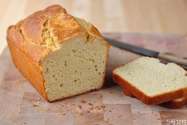 黑麦面包和其他面包区别(黑麦面包跟全麦面包的区别) 黑麦面包和其他面包区别(黑麦面包跟全麦面包的区别)
