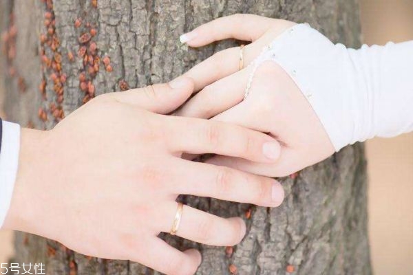 结婚是否在乎门当户对,为什么结婚要讲究门当户对