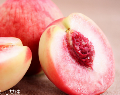 桃子和梨可以一起吃吗,桃子和梨可以一起吃吗?为什么?