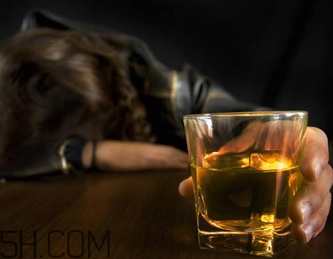 喝酒时间长了会影响性功能吗,喝酒可以增强性功能吗