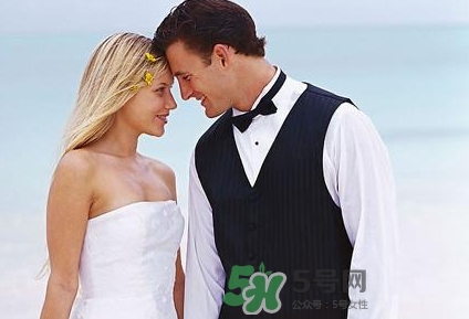 婚外情能要求对方赔偿吗,婚外情导致他人离婚了犯法吗