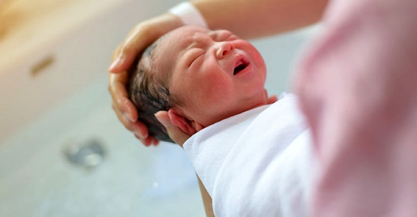 两个不相爱的人因为孩子生活在一起,两个人不相爱了为了孩子在一起好吗 两个不相爱的人因为孩子生活在一起,两个人不相爱了为了孩子在一起好吗