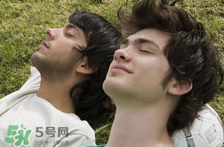 孩子遗精是怎么回事,小孩经常遗精是正常吗